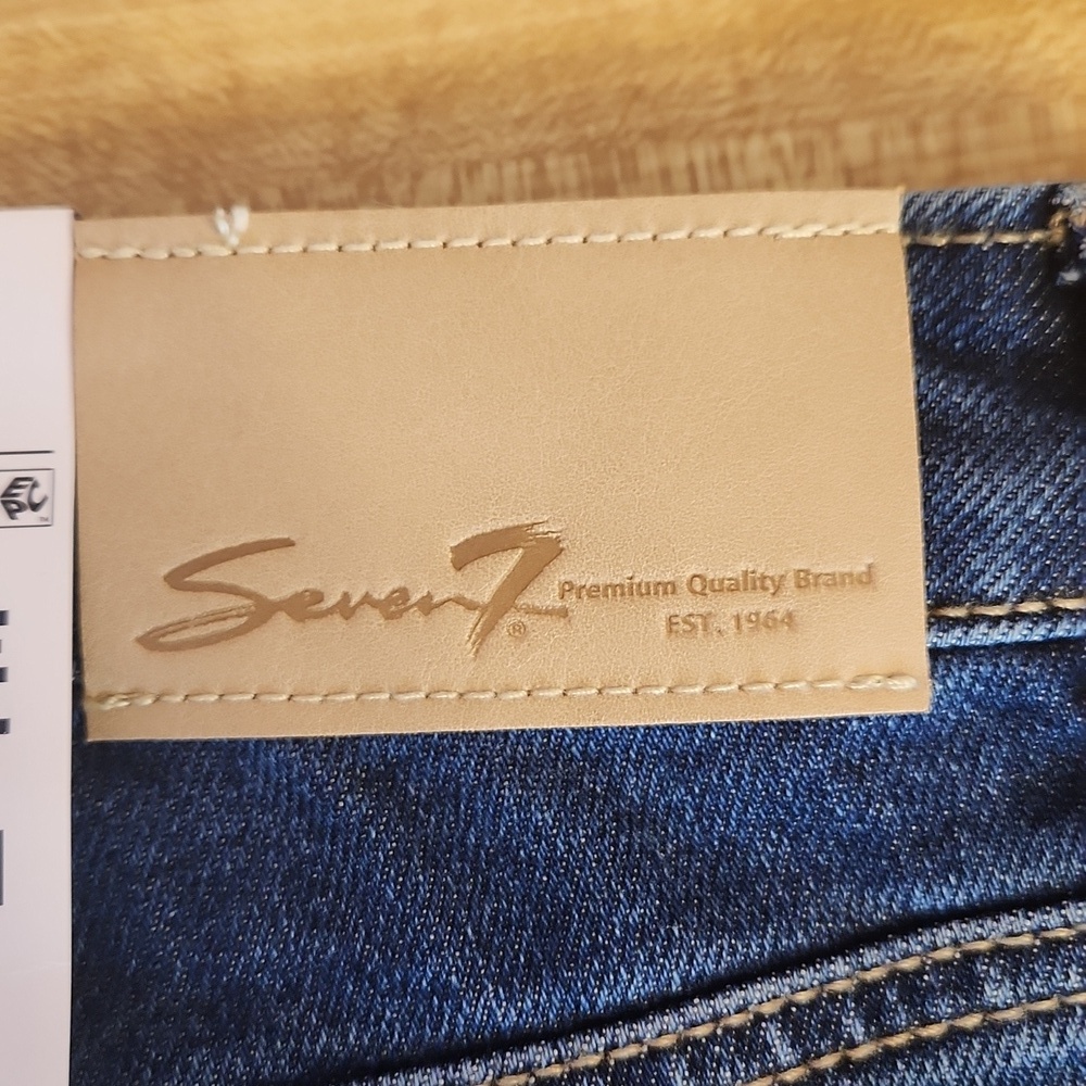 SEVEN7 Loose Straight Blue Jean High Rise, size 20W - Picture 6 of 13